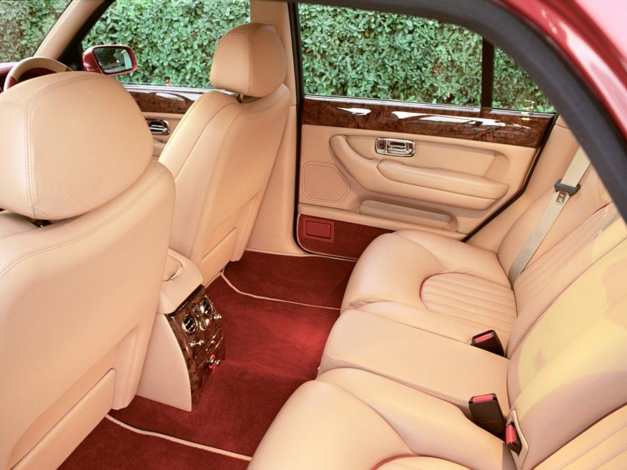 Интерьер Bentley Arnage Red Label 1999 года  (UK) (фото 9 из 11)